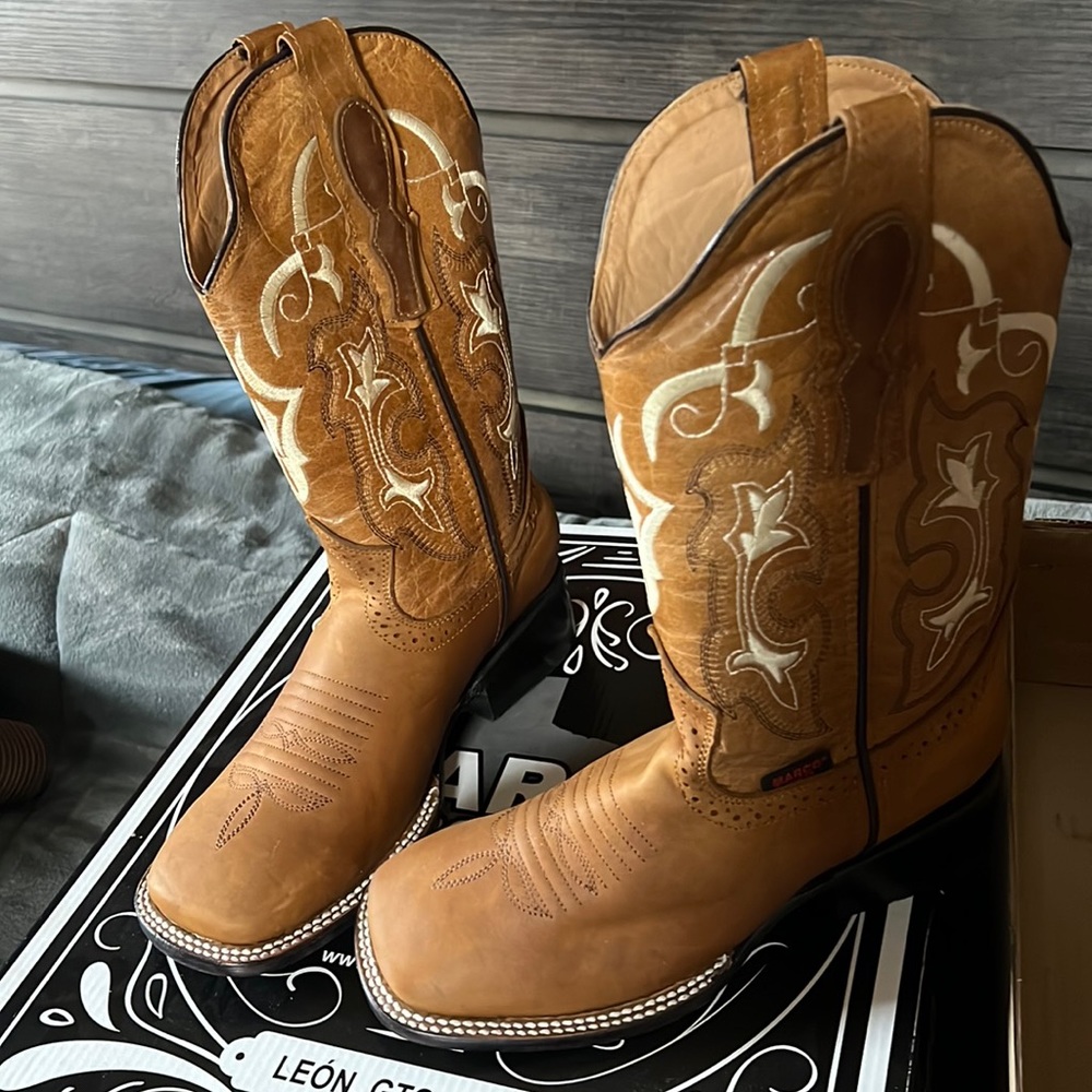 Size 6, Cowboy boots, Brand new in box. Marco brand.